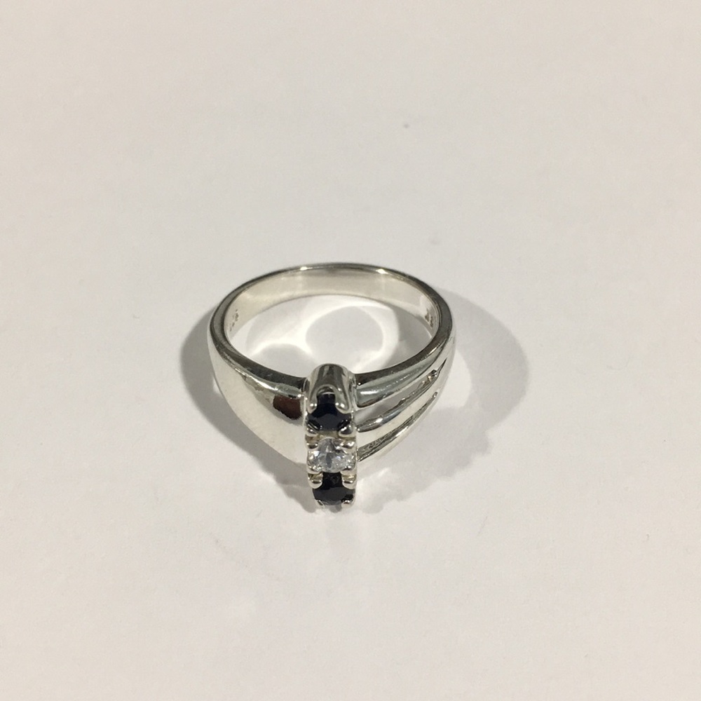 Sterling Silver Women's Three Stone 💎 Ring